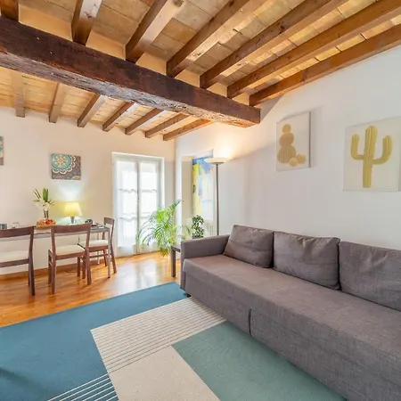 Parakeet House, Terrazzo In Centro Apartment