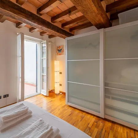 Parakeet House, Terrazzo In Centro Apartment